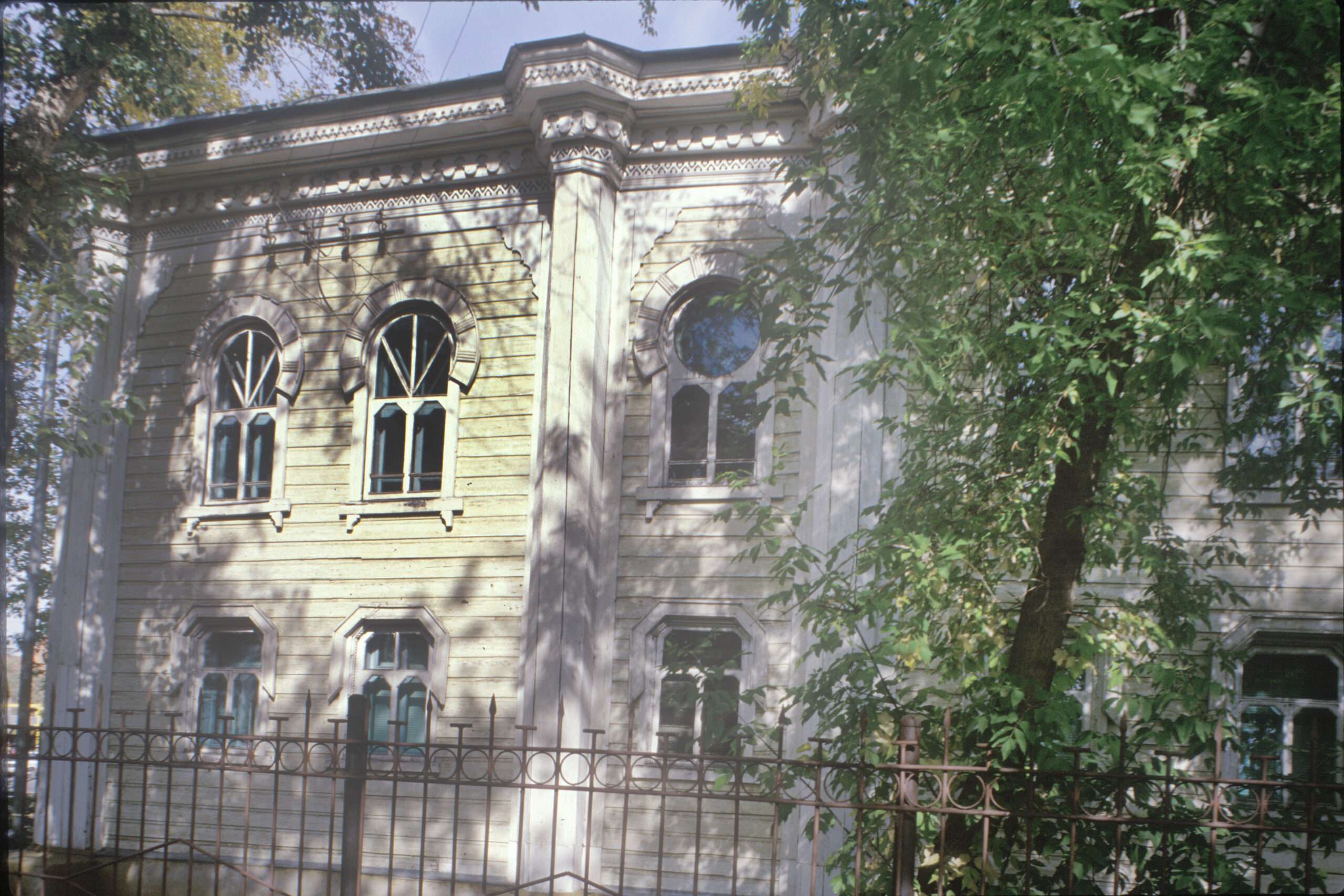 Omsk Synagogue, exterior view by William C. Brumfield